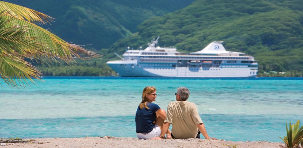 Kreuzfahrt Paul Gauguin - Schiff vor Bora Bora - Französisch Polynesien